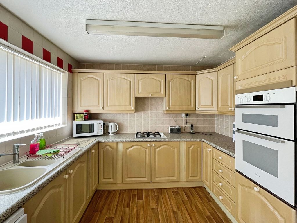Property photo 2 of 23