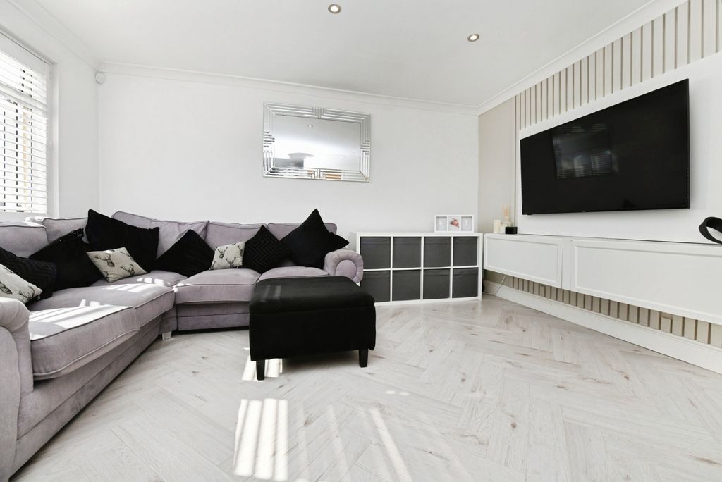 Property photo 3 of 15 Interior