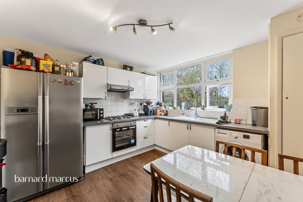 Property photo 3 of 8