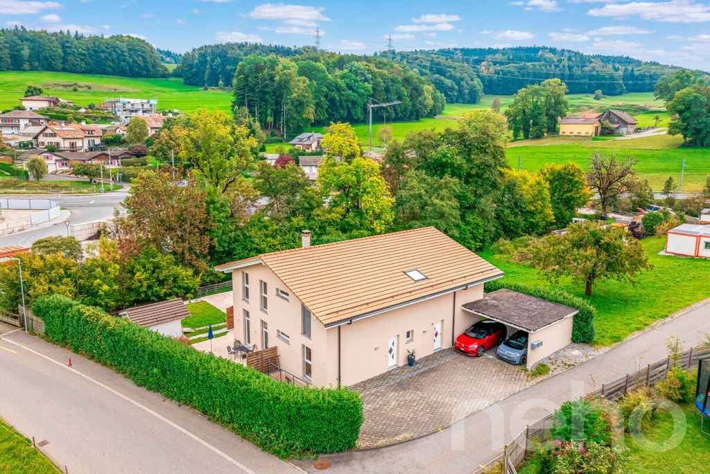 Property photo 1 of 12