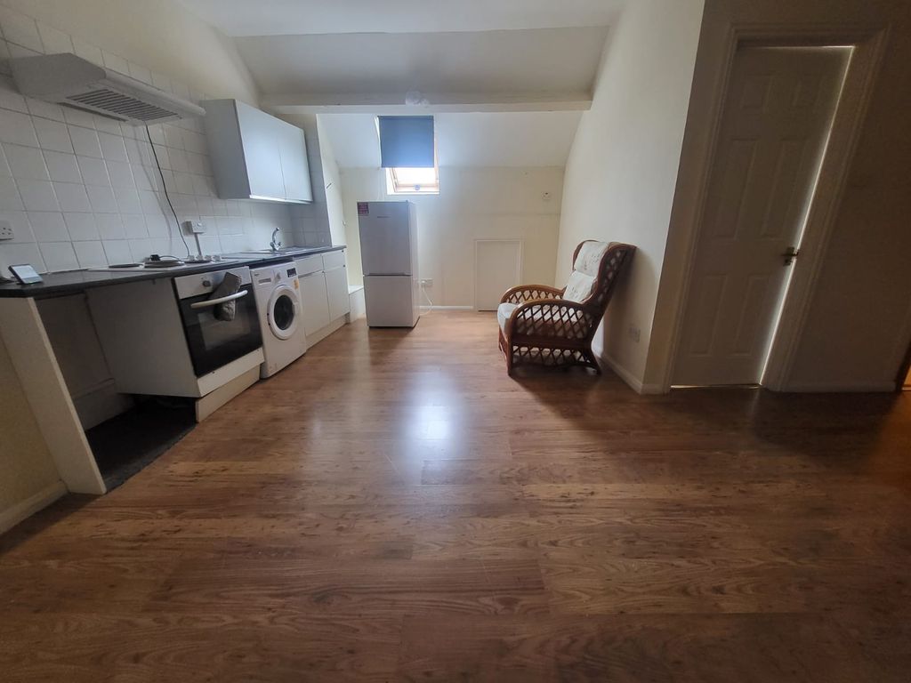 Property photo 1 of 2