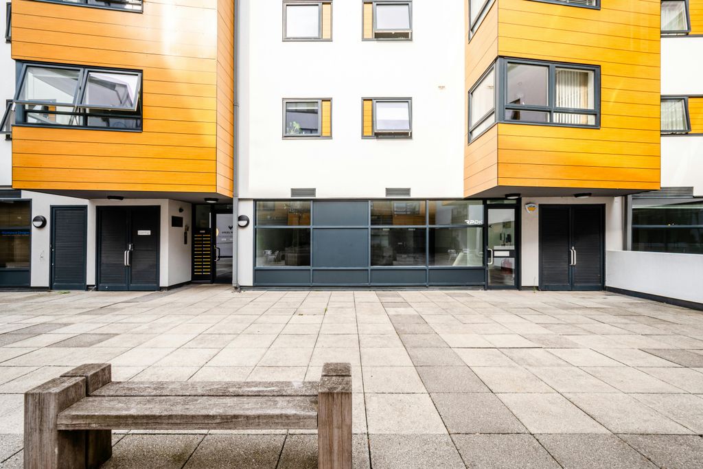 Property photo 2 of 13 Eagle Wharf Rd 55  16.Jpg