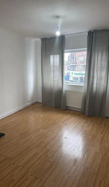 Property photo 3 of 11 Bedroom