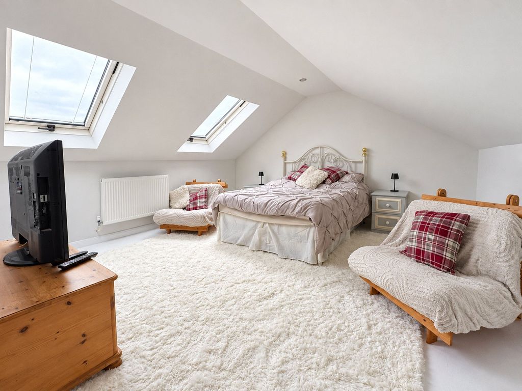 Property photo 2 of 19 Picture No. 04