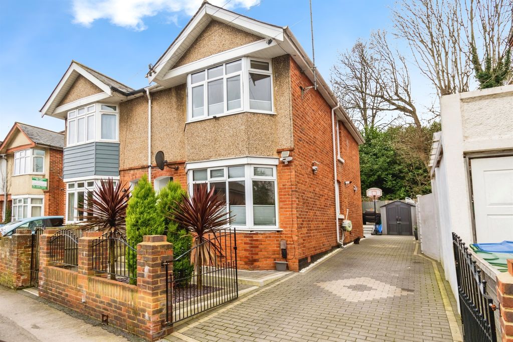 Property photo 1 of 12