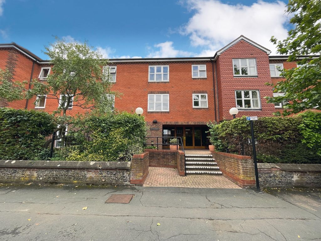 Property photo 1 of 8