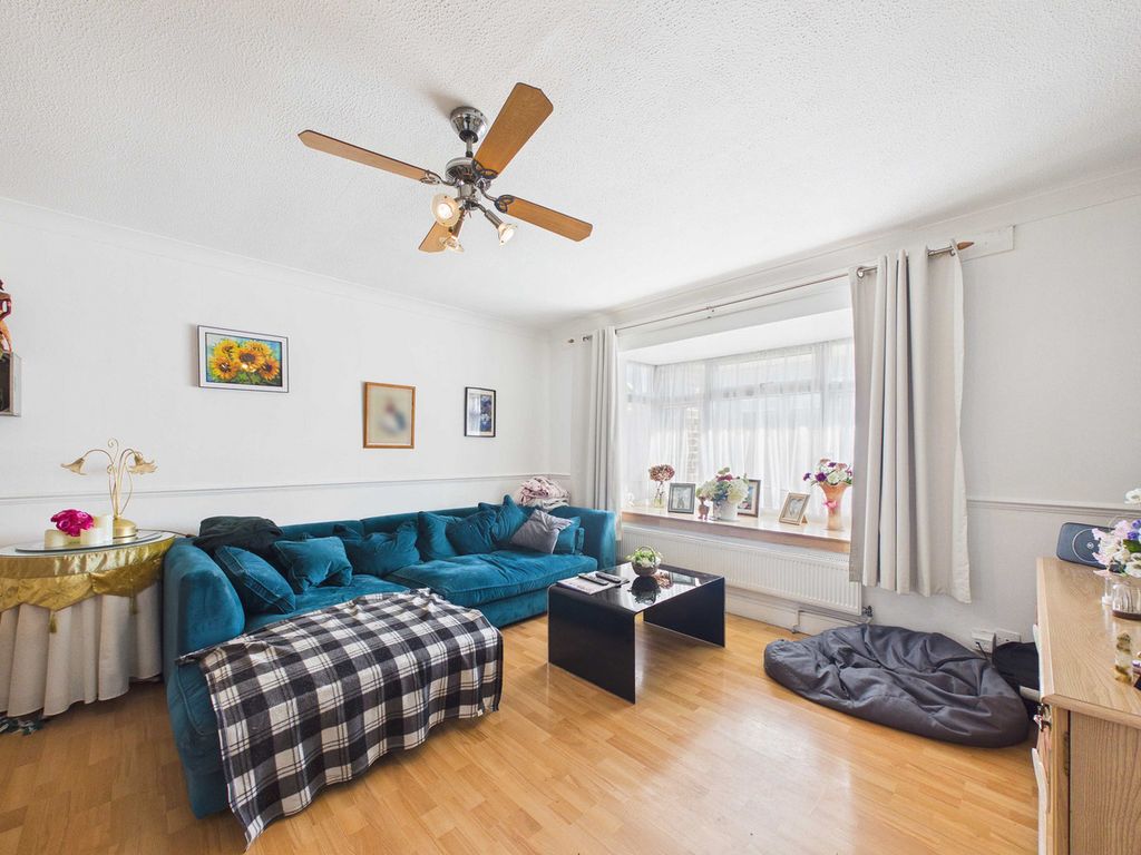 Property photo 3 of 31