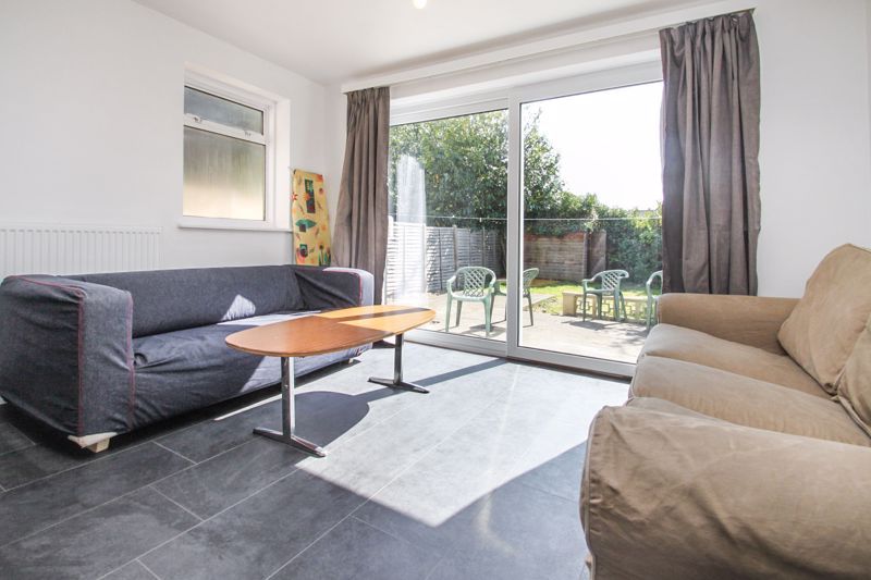 Property photo 2 of 10 Photo 3