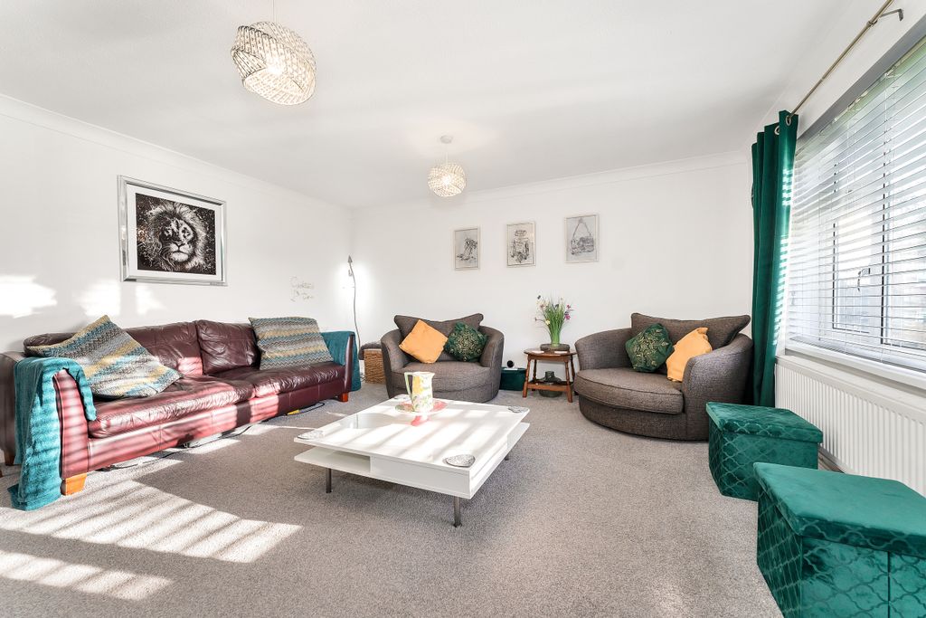 Property photo 2 of 15 58 Hill Rise, St Ives (2).Jpg