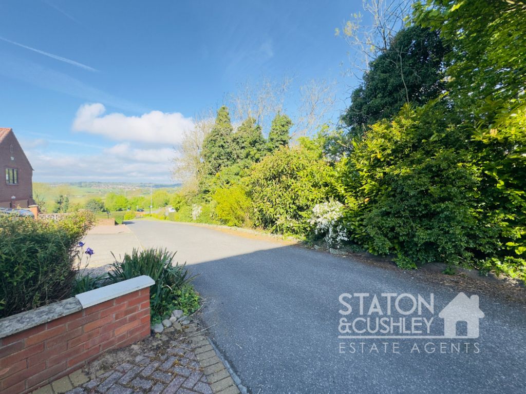 Property photo 2 of 35