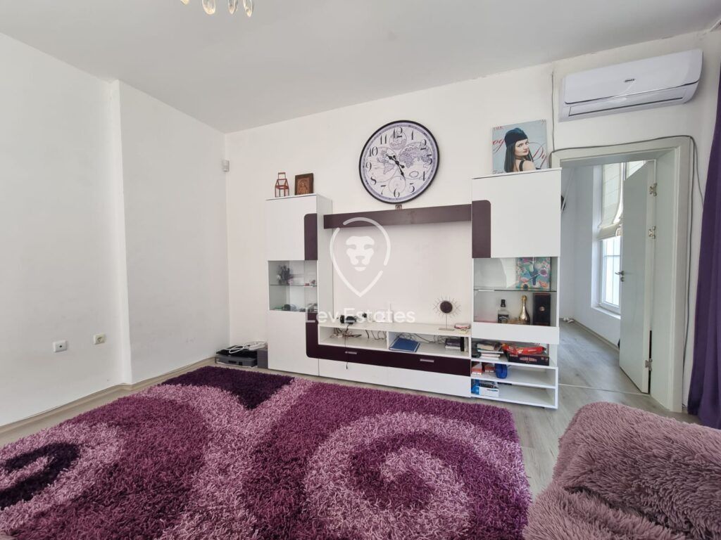 Property photo 3 of 17