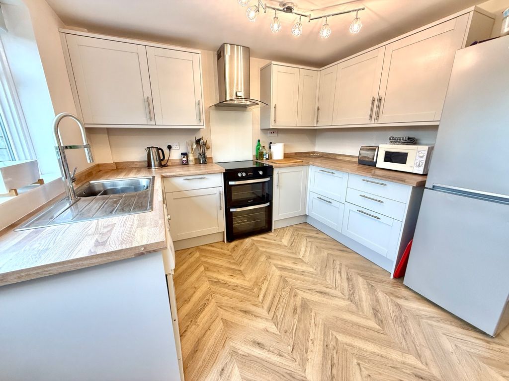 Property photo 2 of 33 5024844