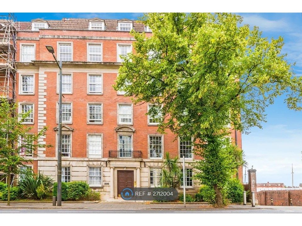 Property photo 2 of 14 Building