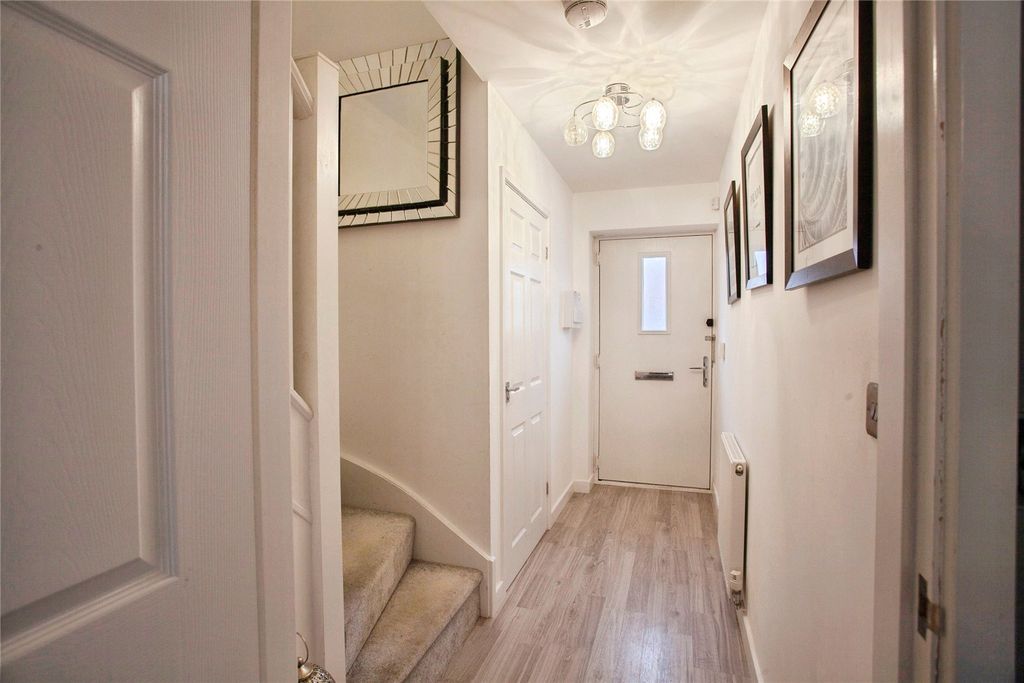 Property photo 2 of 17 Picture No. 37