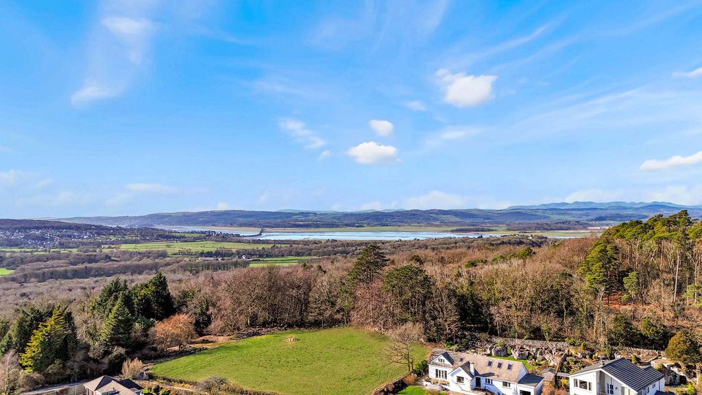 Property photo 3 of 42