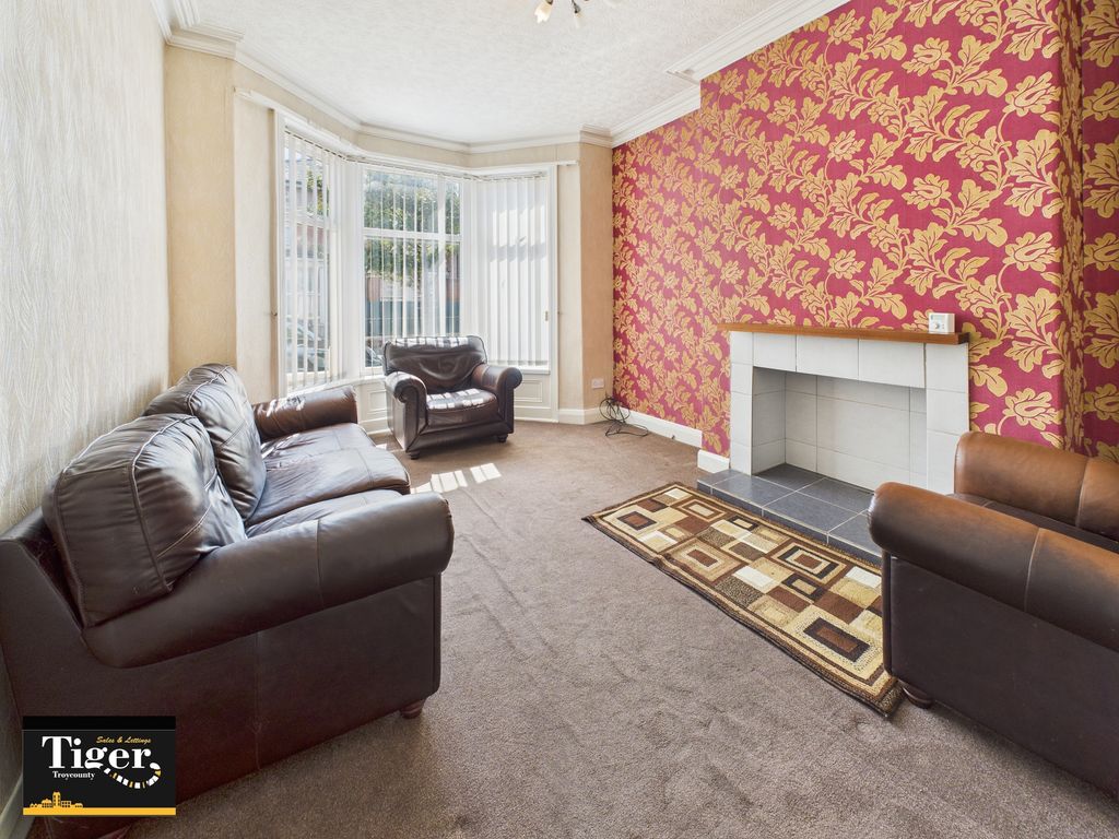 Property photo 3 of 13 Cam02176G0-Pr0659-Still002