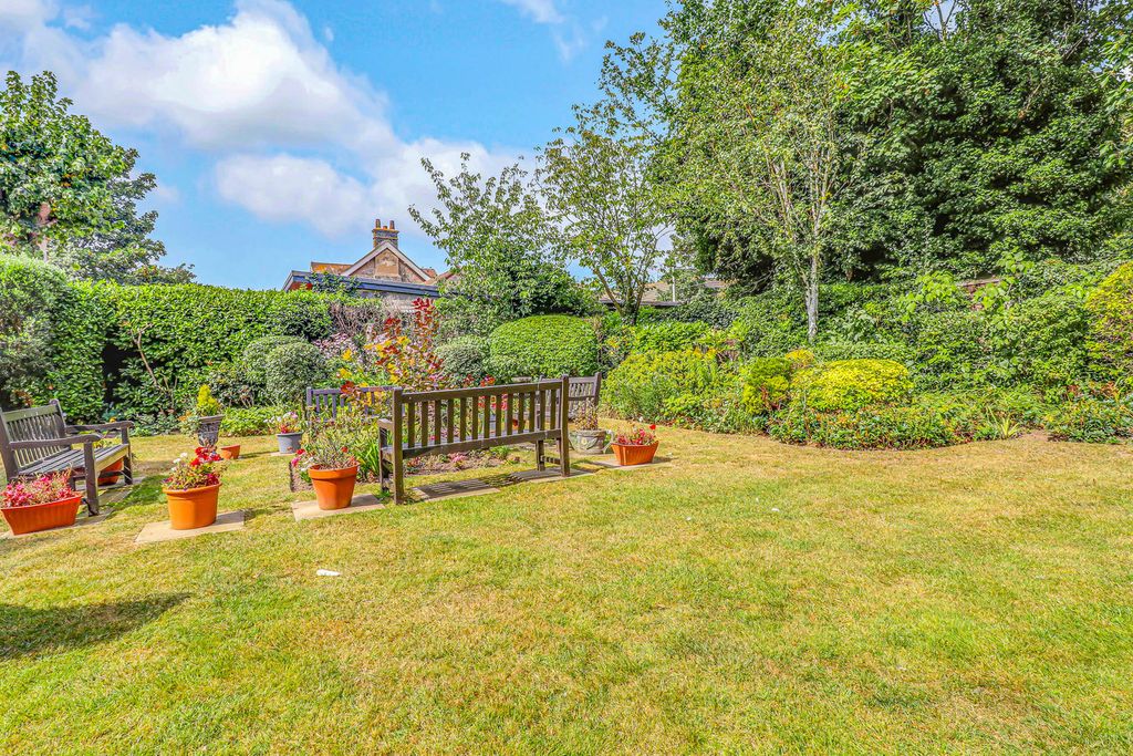 Property photo 2 of 10