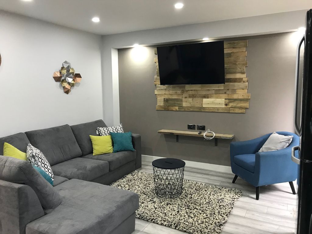 Property photo 2 of 6 Living Room