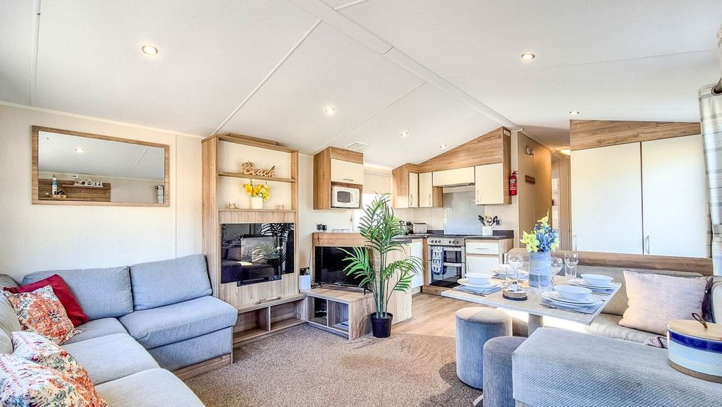 Property photo 3 of 20 Untitled 7