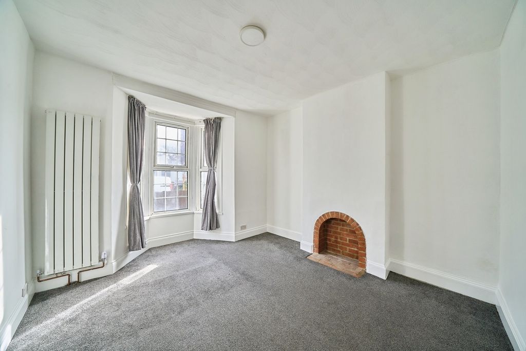 Property photo 2 of 17 Photo