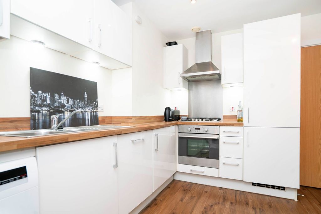 Property photo 3 of 13 Picture No. 11