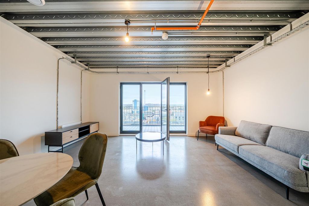 Property photo 3 of 12 1375148-8-690384Ac5Ba61.Jpg