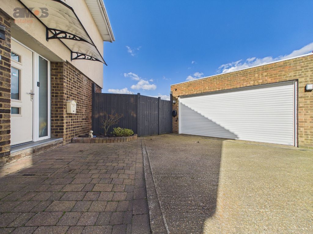 Property photo 3 of 25 4995606