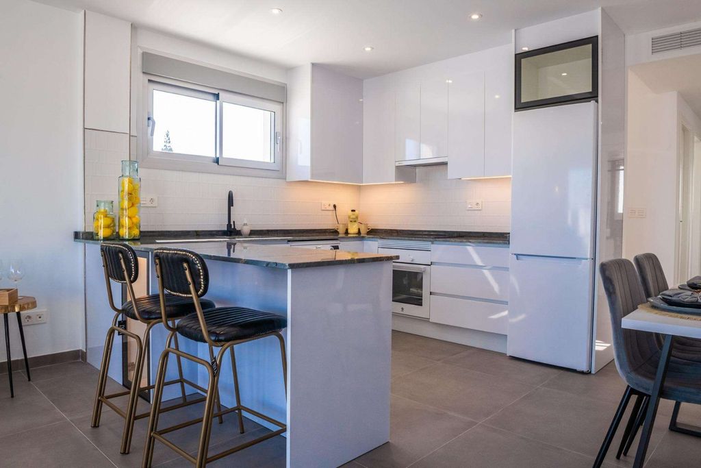 Property photo 3 of 50