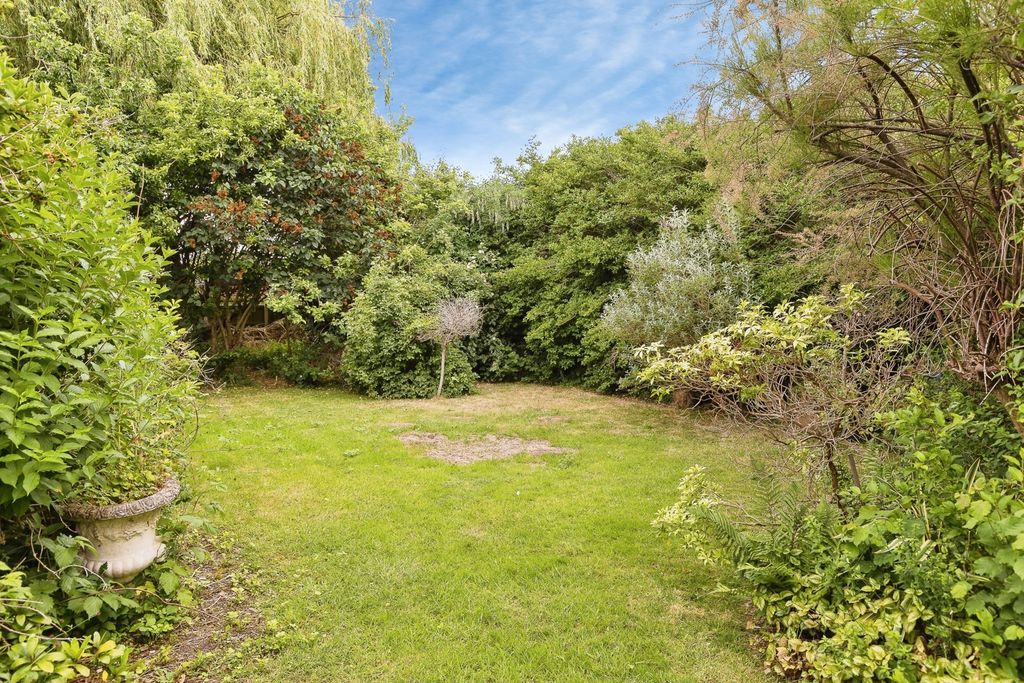 Property photo 3 of 25 Pbox-Img.Jpg