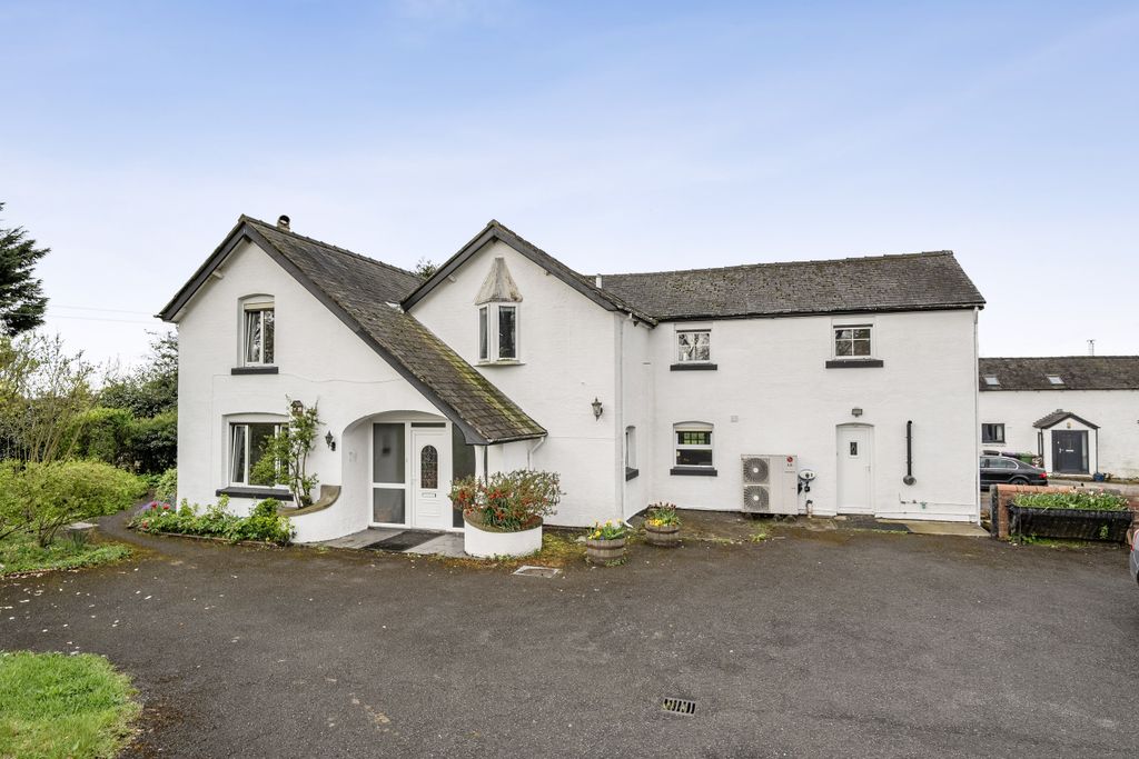 Property photo 1 of 33 1439101 (9)