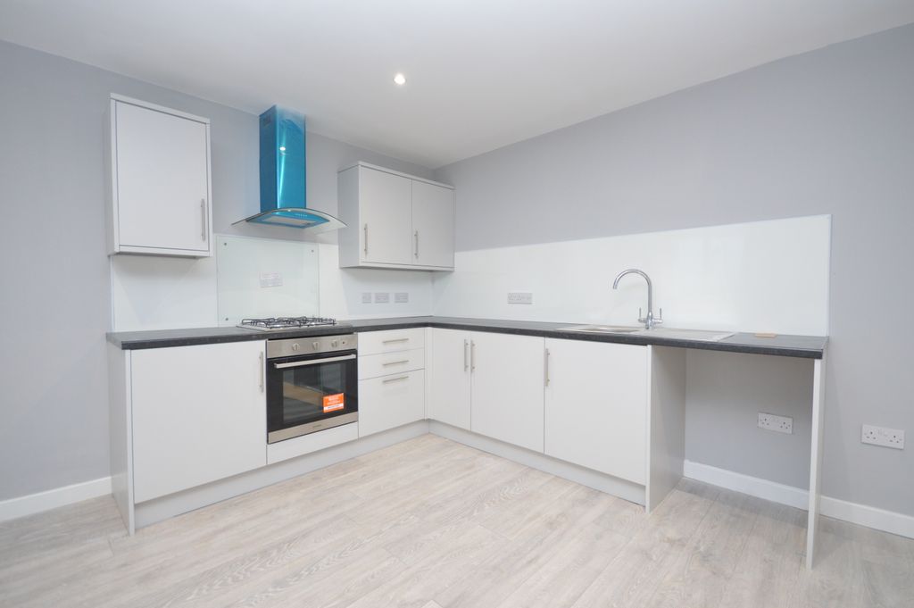 Property photo 1 of 4 Kitchen