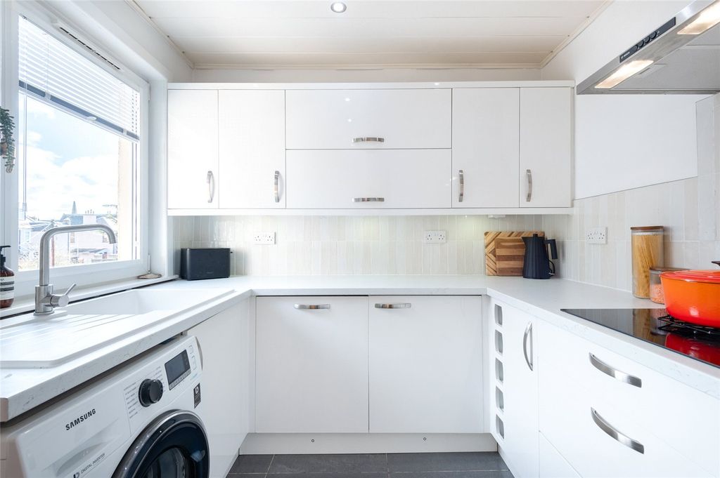 Property photo 3 of 27 Picture 3