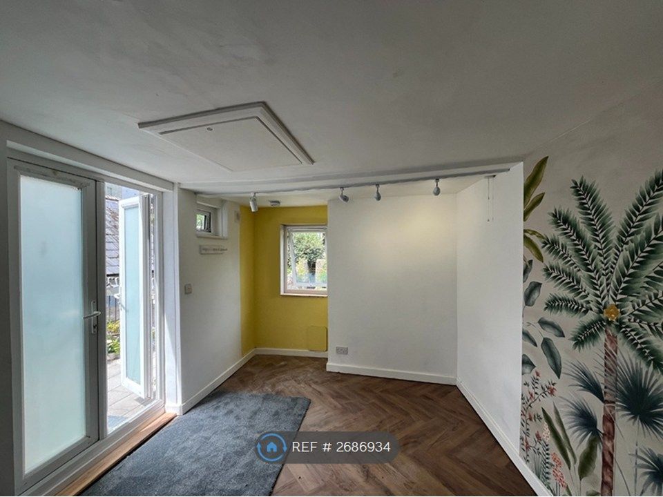 Property photo 1 of 24 Lounge View Entrance On Left