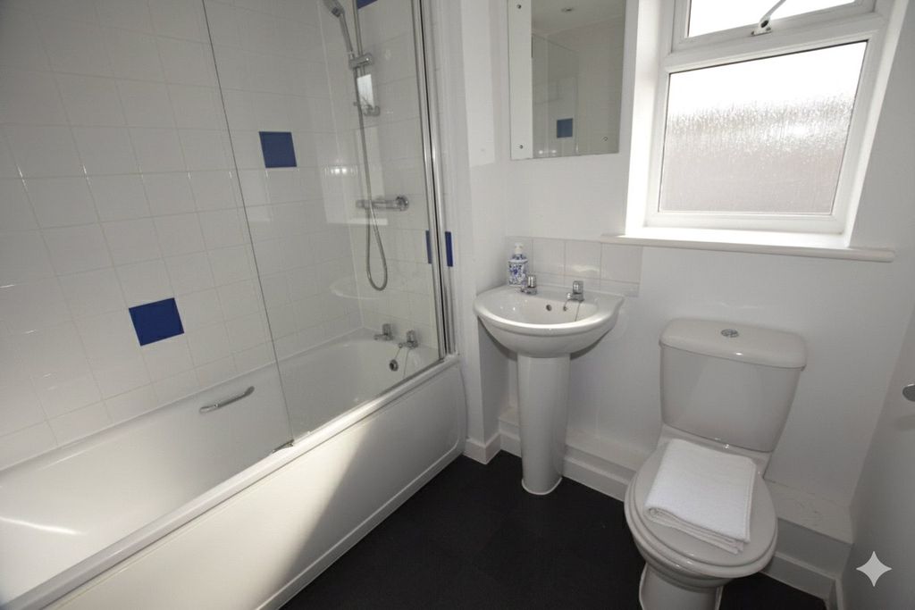 Property photo 3 of 7 Picture No. 01