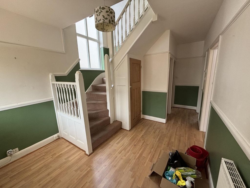 Property photo 2 of 16 Hallway