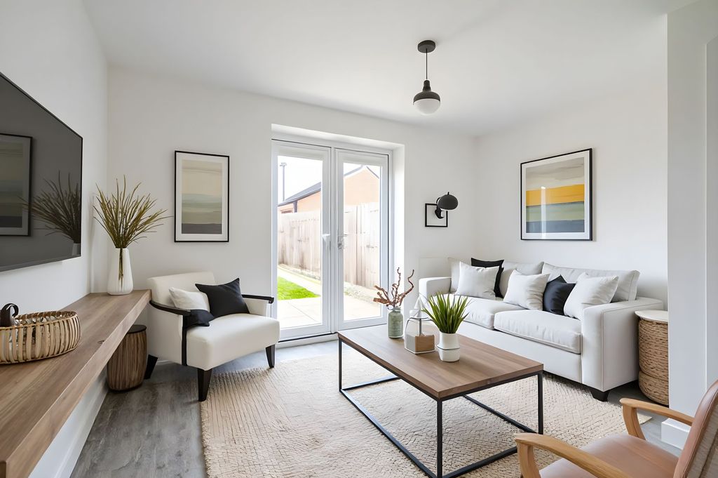 Property photo 2 of 13