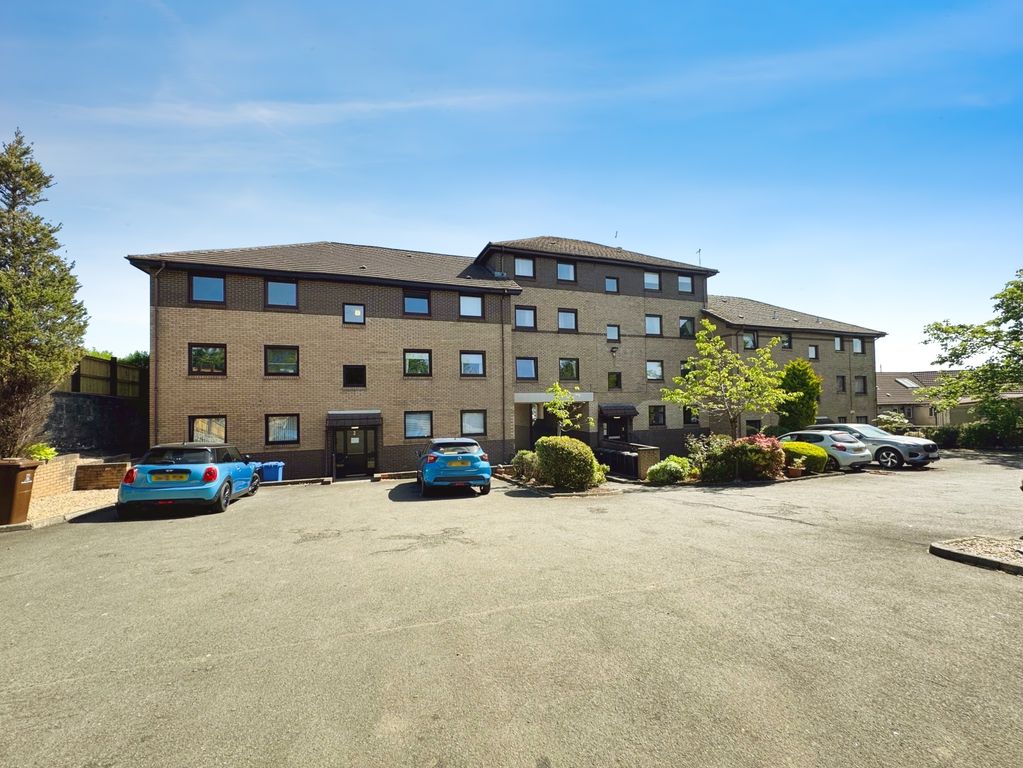 Property photo 1 of 11 2/1 3 Goldenhill Court, Hardgate G81 5Na