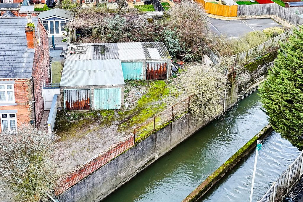 Property photo 2 of 5