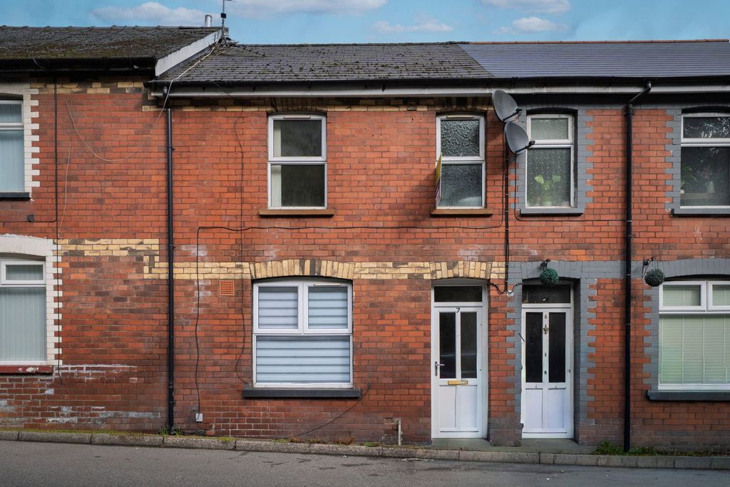 Property photo 1 of 19