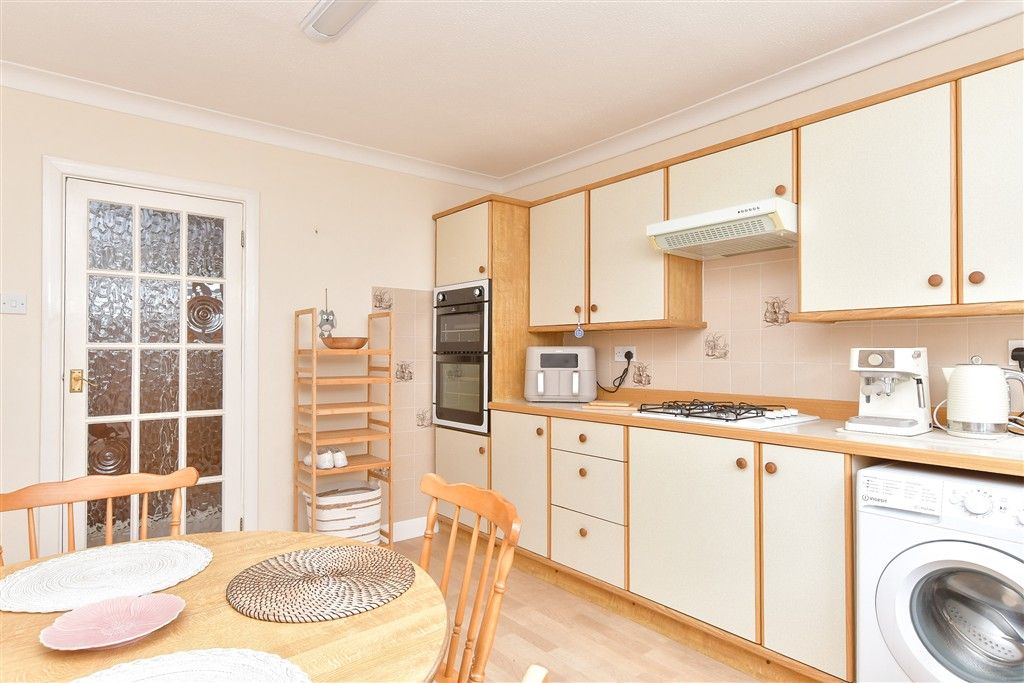 Property photo 2 of 18 Kitchen