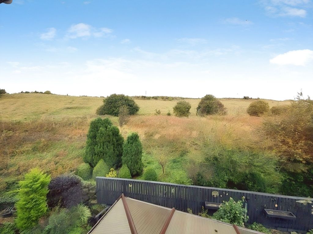 Property photo 3 of 39