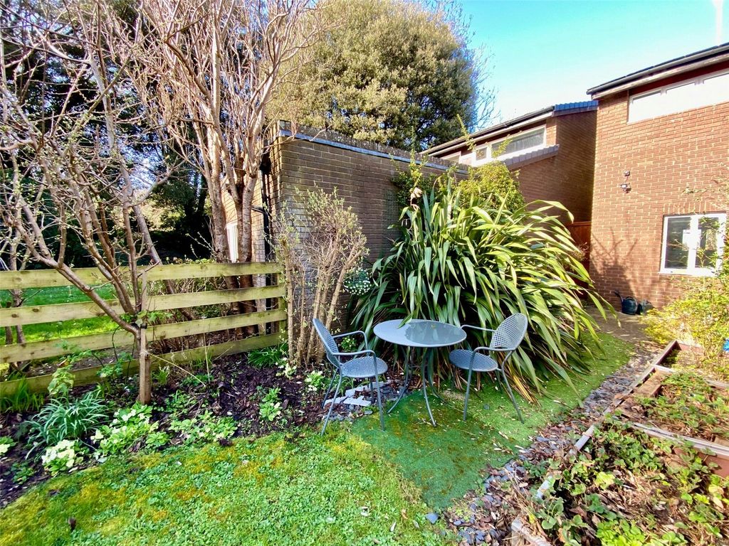 Property photo 2 of 22 Picture No. 34