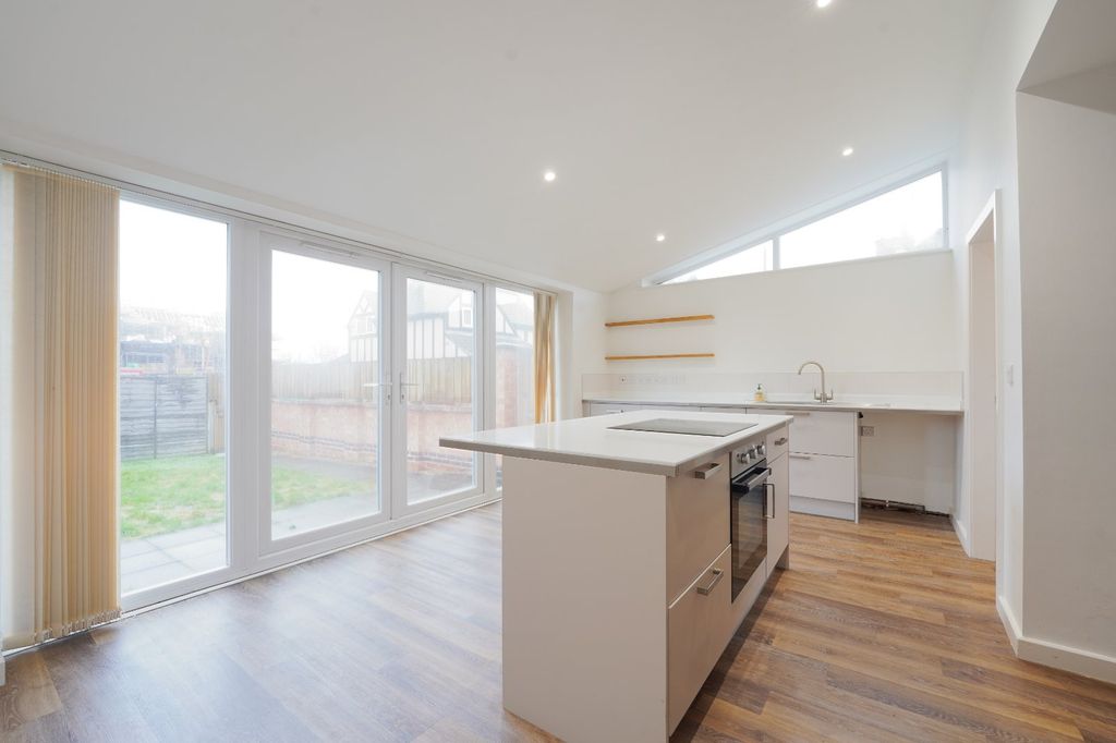 Property photo 1 of 19 Picture No. 11