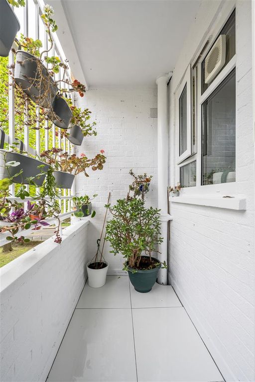 Property photo 3 of 22 Cranston Estate, N1