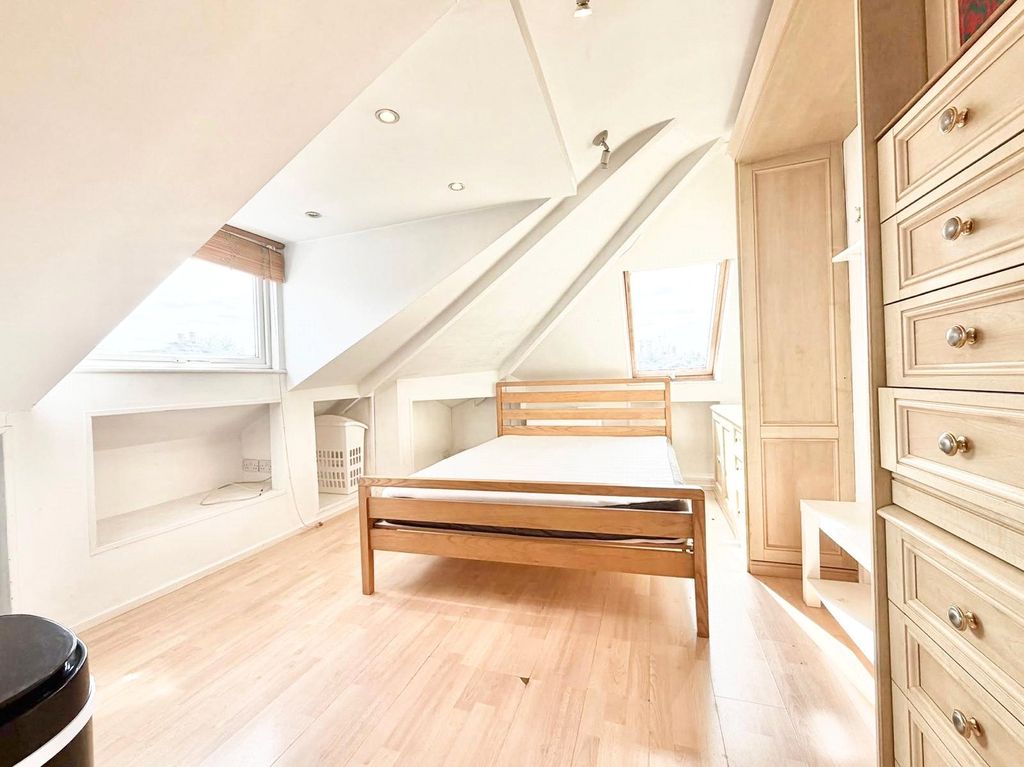 Property photo 1 of 5 Studio