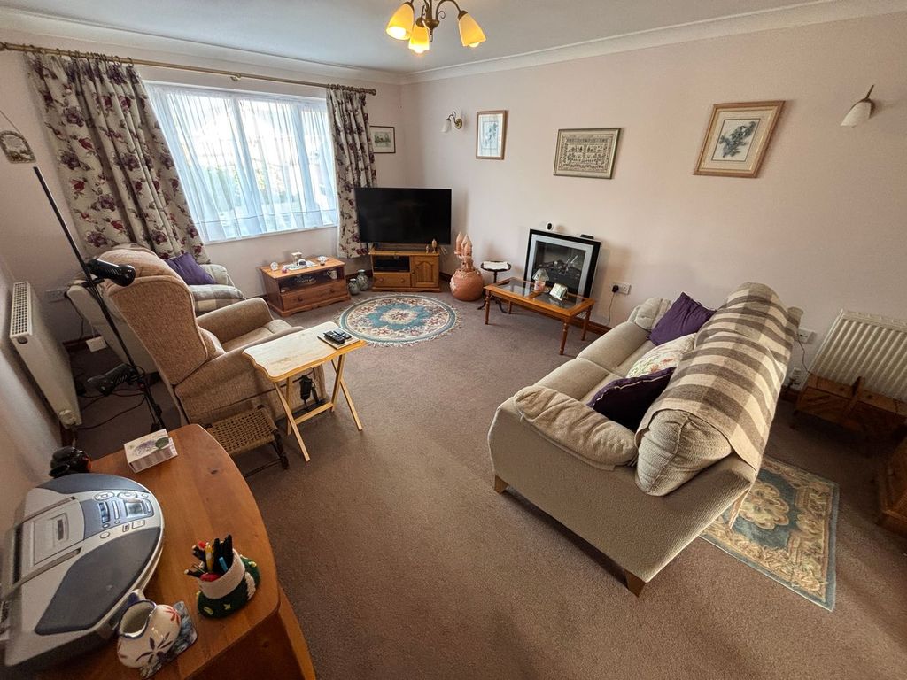 Property photo 3 of 25