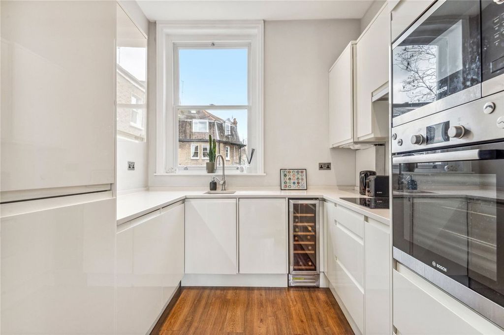 Property photo 3 of 5