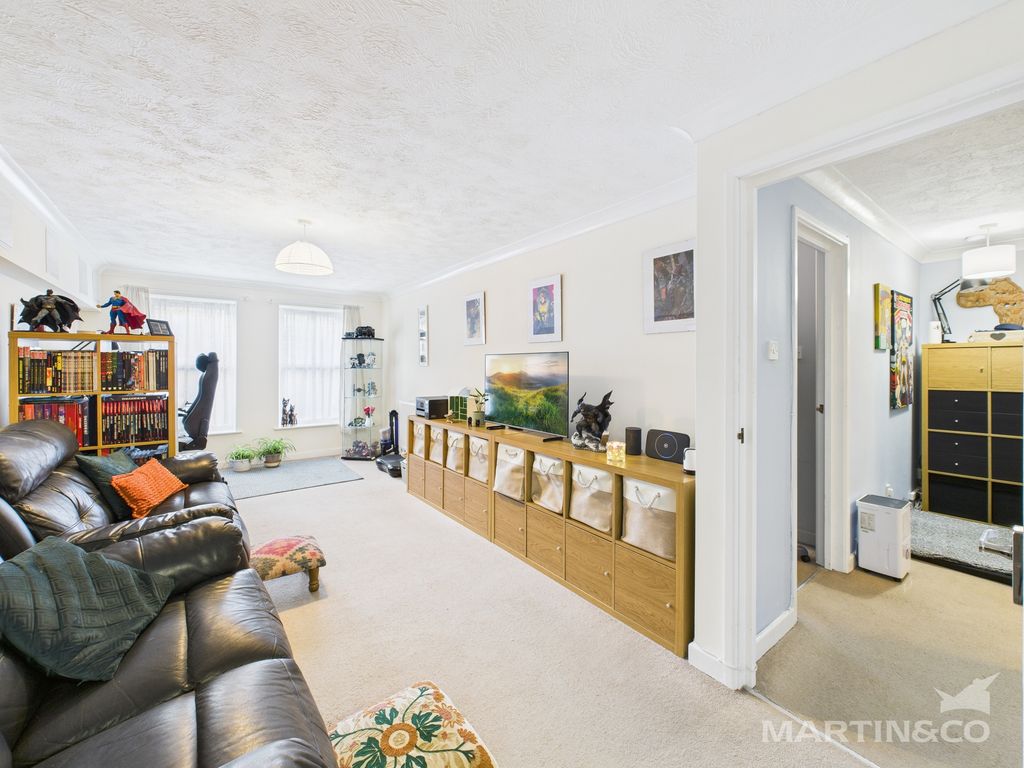 Property photo 2 of 8