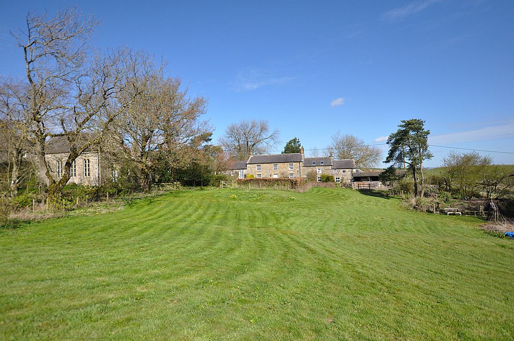 Property photo 2 of 33