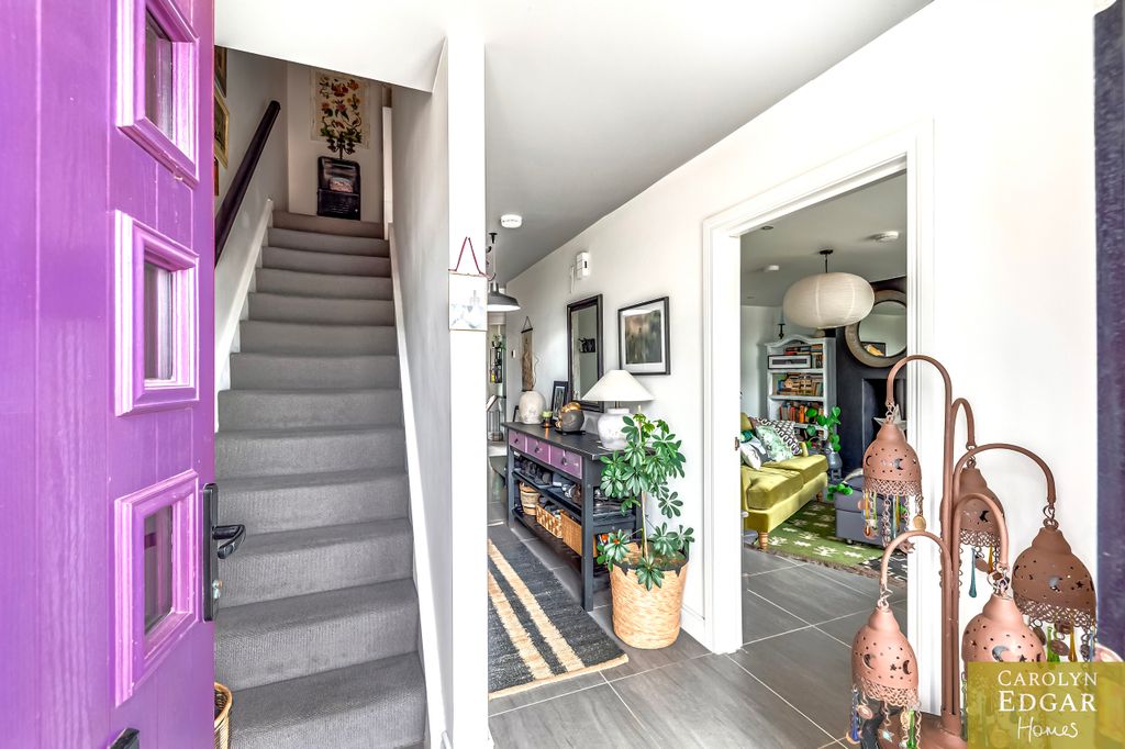 Property photo 2 of 52 028
